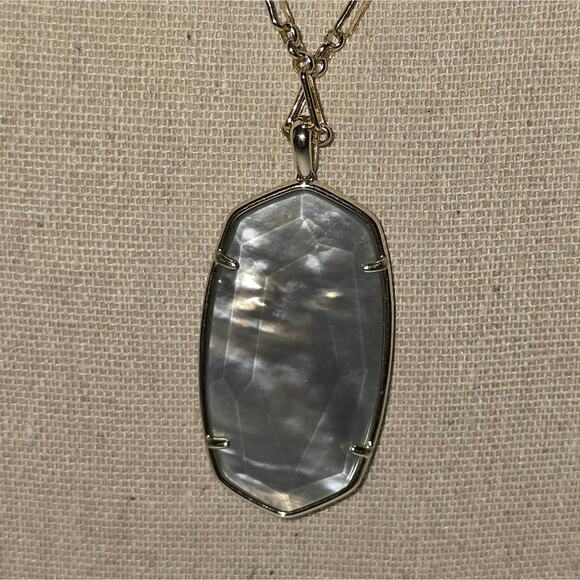 Kendra Scott Faceted Reid Necklace In Grey And Silver - Picture 5 of 5